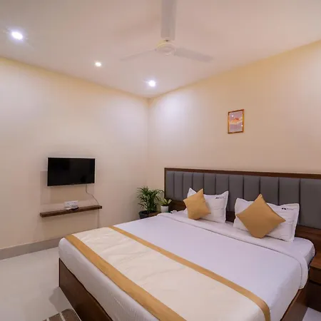 Mcity Elite Suites Chengalpattu Exterior photo